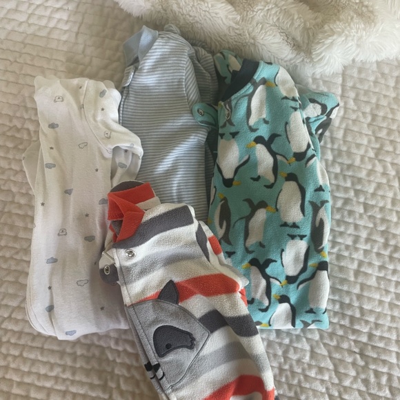 BABY BOY SIZE 6 MONTHS FALL/WINTER FOOTIE PJ BUNDLE - Picture 1 of 9